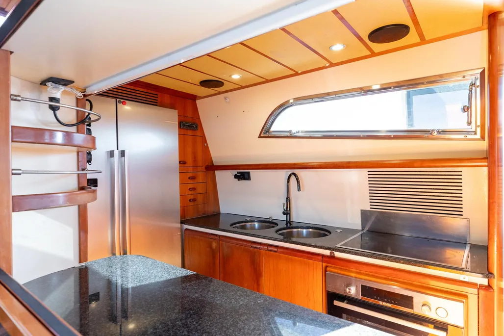 1999 Ferretti Yachts 80 for sale (photo 61)