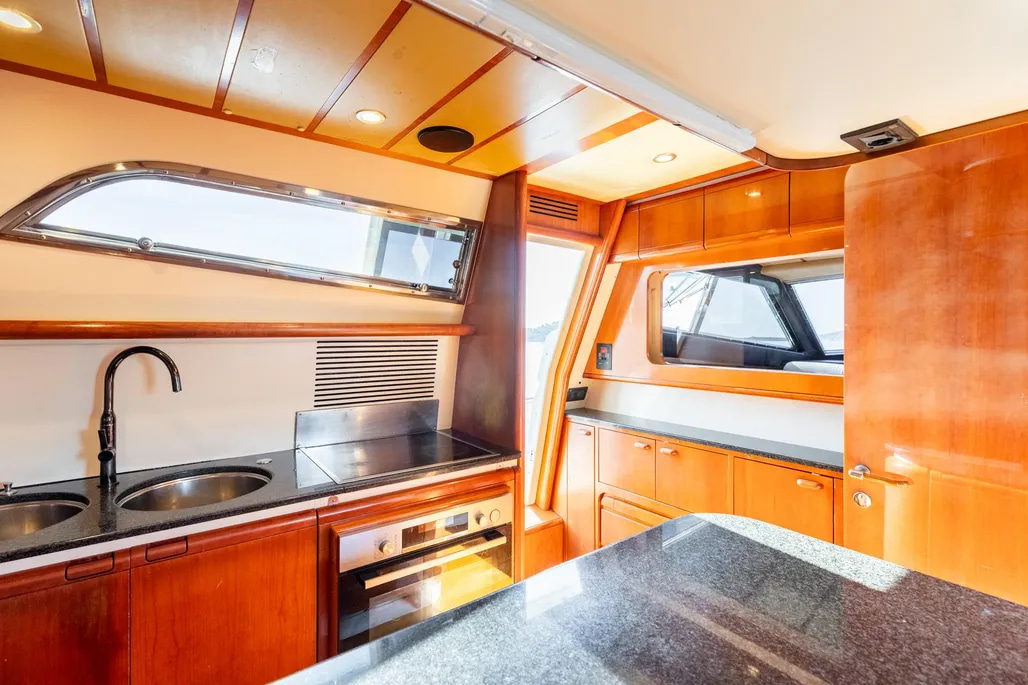 1999 Ferretti Yachts 80 for sale (photo 64)