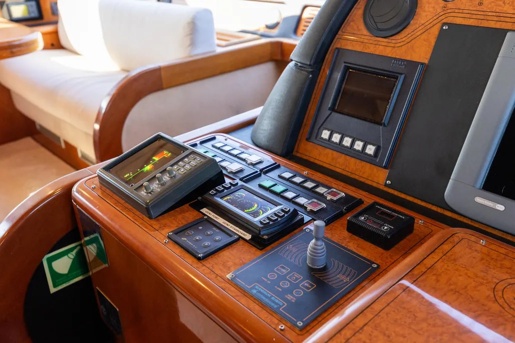 1999 Ferretti Yachts 80 for sale (photo 72)