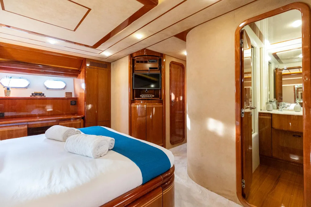 1999 Ferretti Yachts 80 for sale (photo 85)