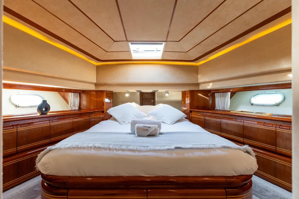 1999 Ferretti Yachts 80 for sale (photo 88)