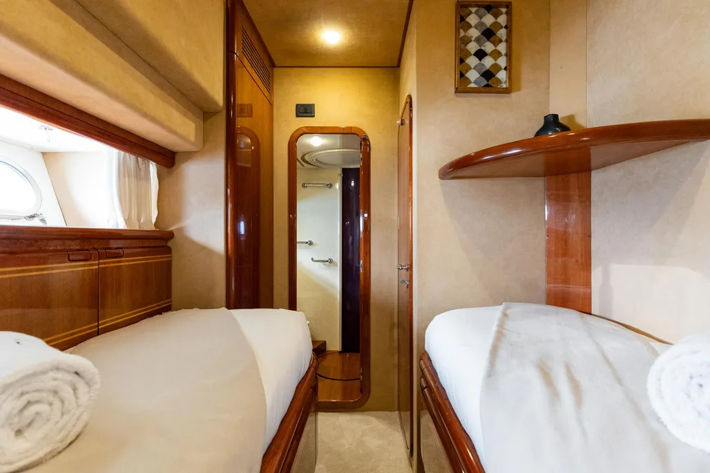 1999 Ferretti Yachts 80 for sale (photo 92)