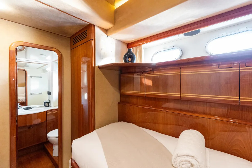 1999 Ferretti Yachts 80 for sale (photo 94)