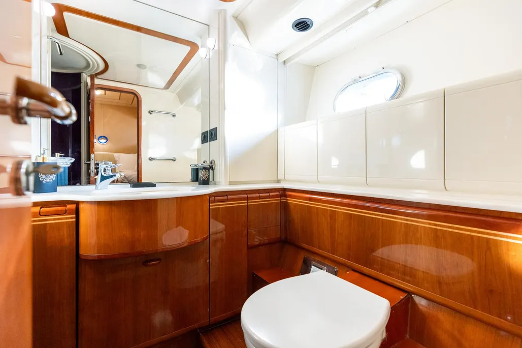 1999 Ferretti Yachts 80 for sale (photo 98)