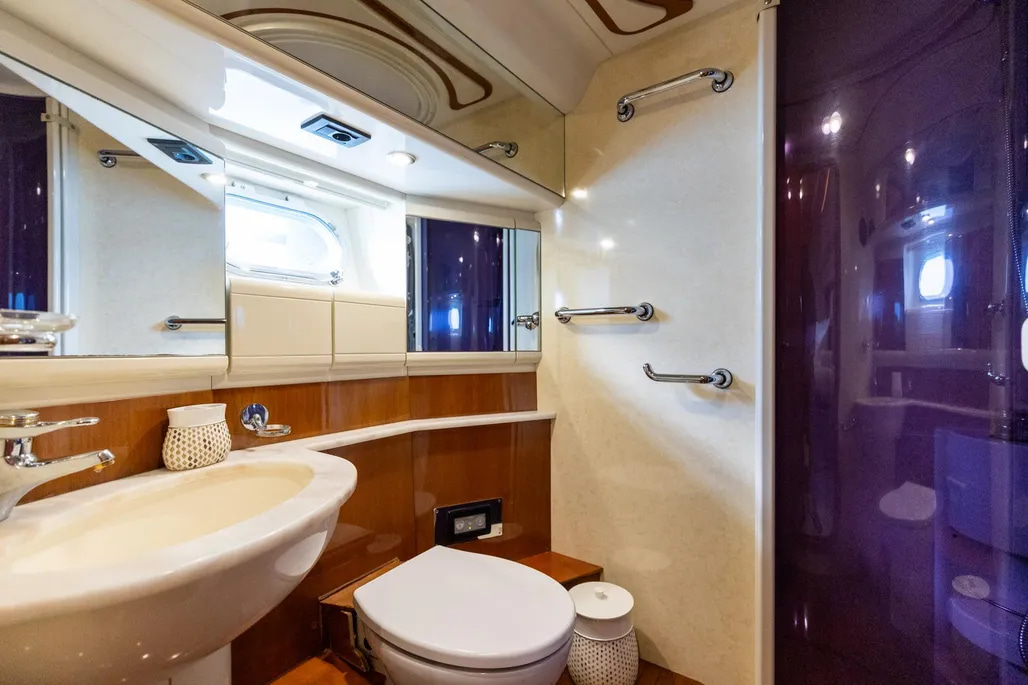 1999 Ferretti Yachts 80 for sale (photo 102)