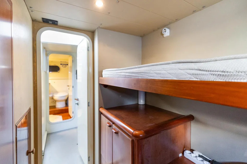 1999 Ferretti Yachts 80 for sale (photo 106)