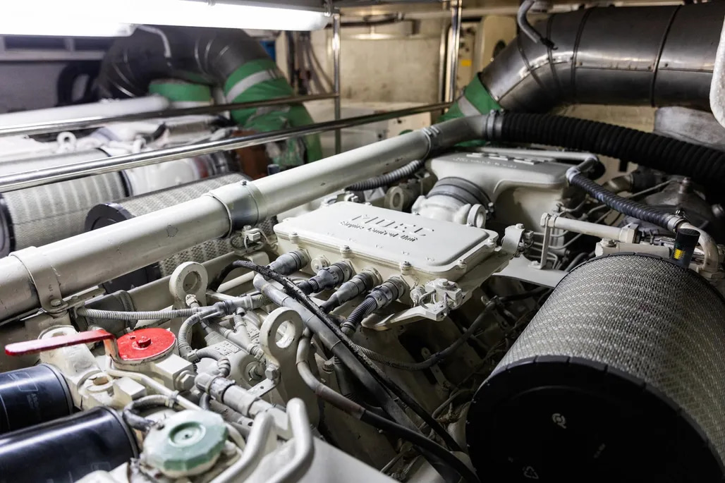 1999 Ferretti Yachts 80 for sale (photo 126)