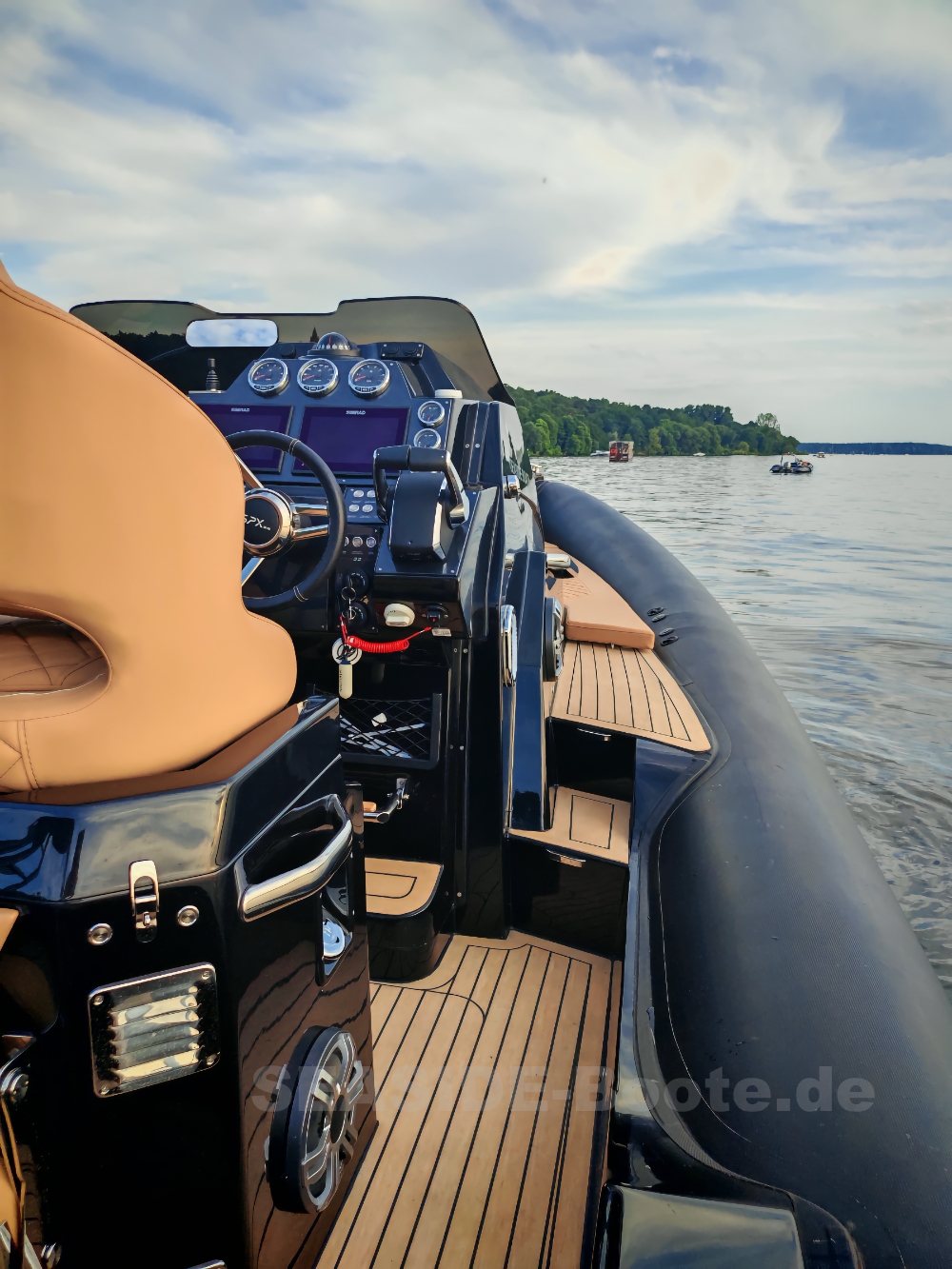 2024 SPX RIB 32 Dinette + Mercury 2x 300 HP – Demonstration Boat zu verkaufen (photo 3)