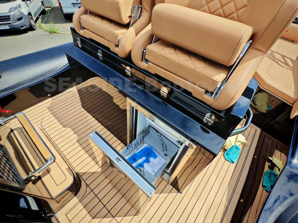 2024 SPX RIB 32 Dinette + Mercury 2x 300 HP – Demonstration Boat zu verkaufen (photo 17)