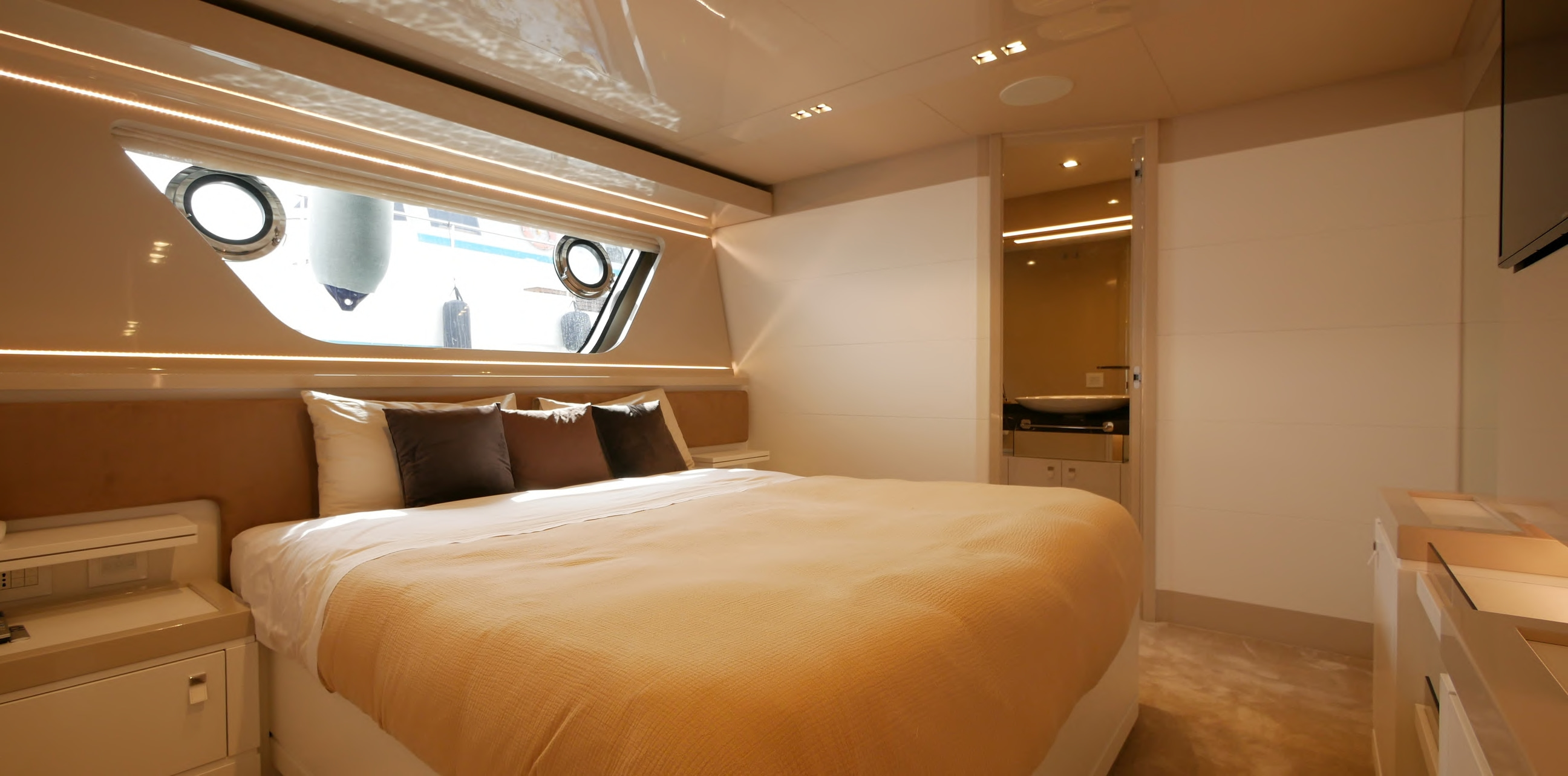 2016 Custom Line Navetta 28 in vendita (photo 15)