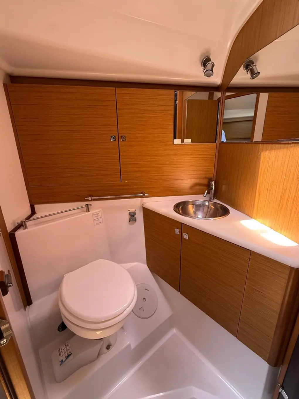 2007 Jeanneau Sun Odyssey 45 DS te koop (photo 52)