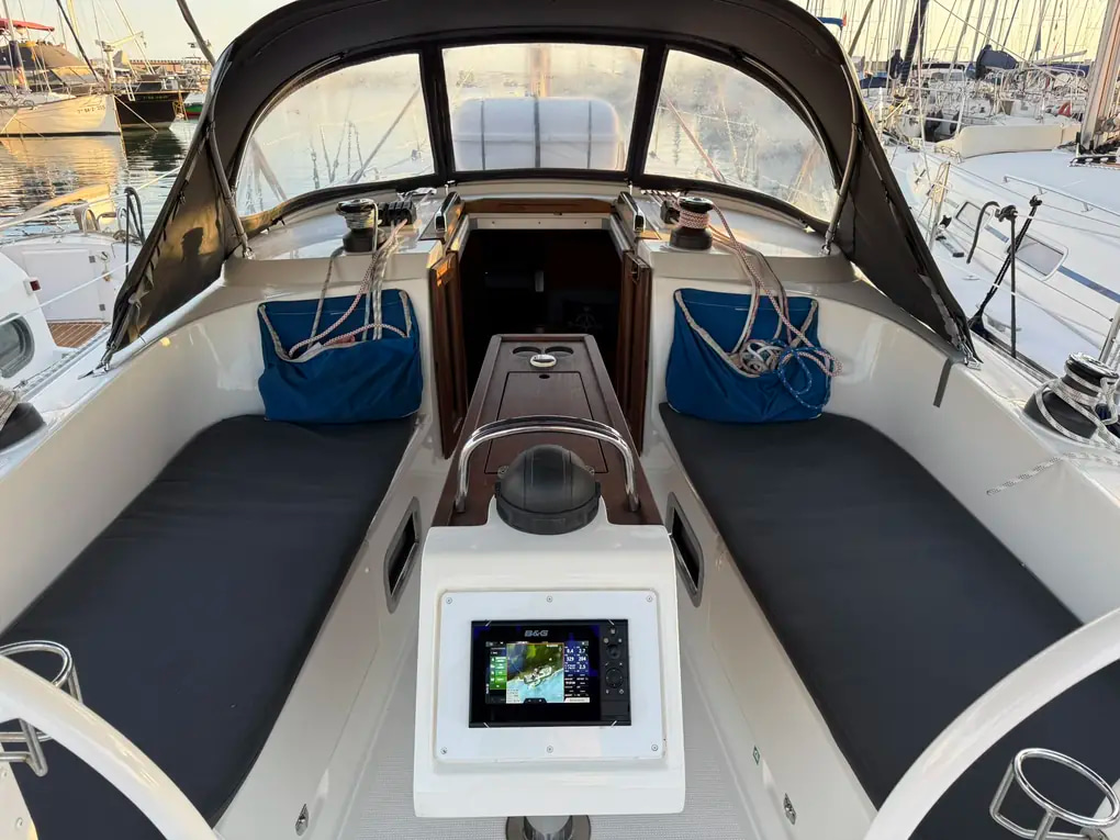 2019 Bavaria 37 Cruiser te koop (photo 19)