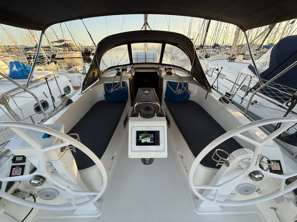 2019 Bavaria 37 Cruiser te koop (photo 20)