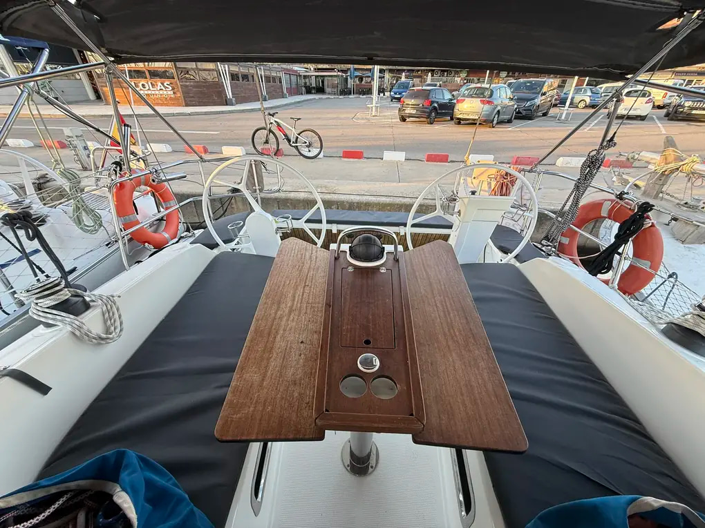 2019 Bavaria 37 Cruiser te koop (photo 48)