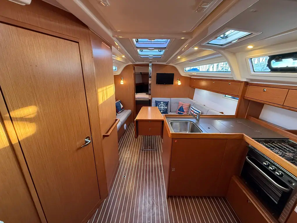 2019 Bavaria 37 Cruiser te koop (photo 54)