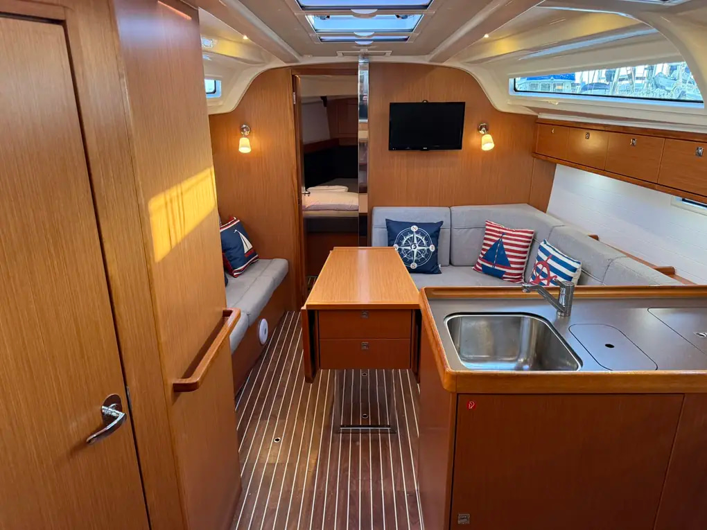 2019 Bavaria 37 Cruiser te koop (photo 56)