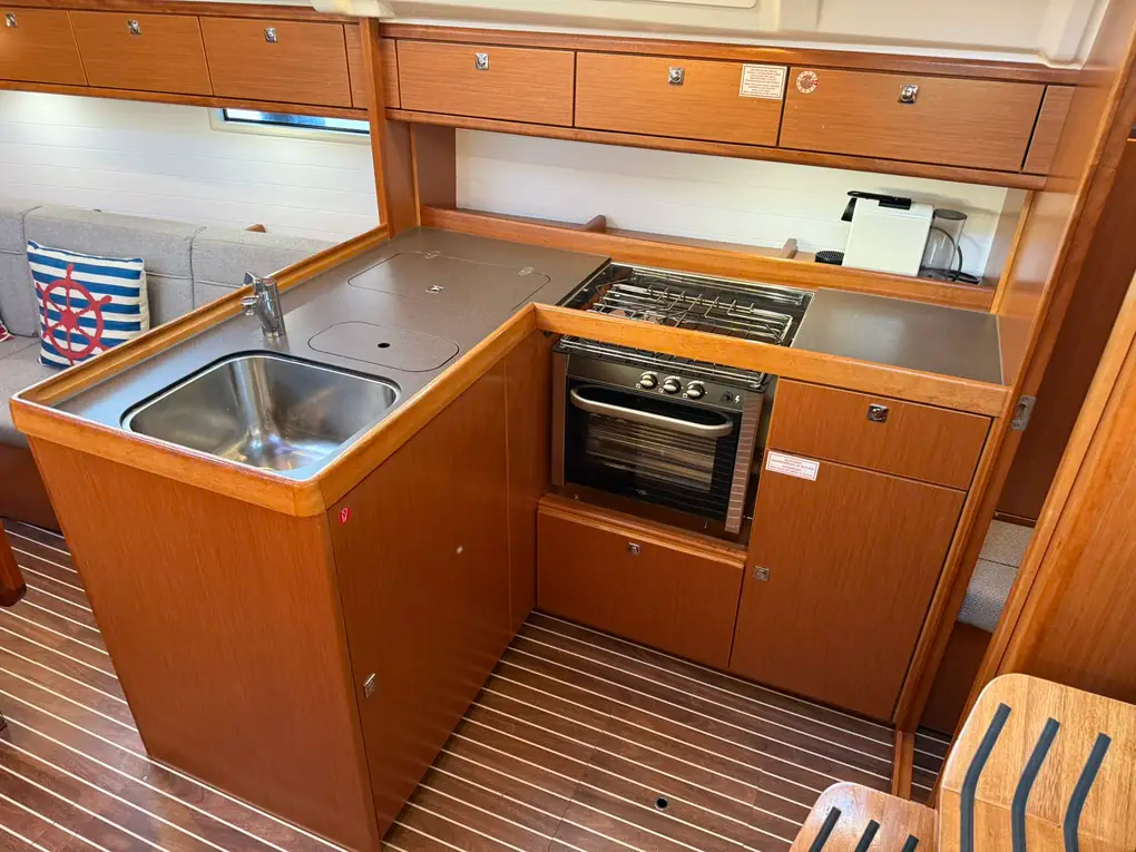 2019 Bavaria 37 Cruiser te koop (photo 58)