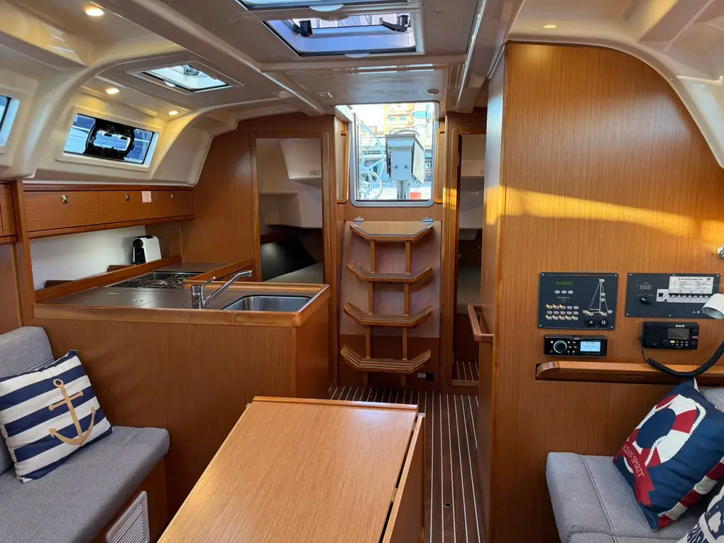 2019 Bavaria 37 Cruiser te koop (photo 81)