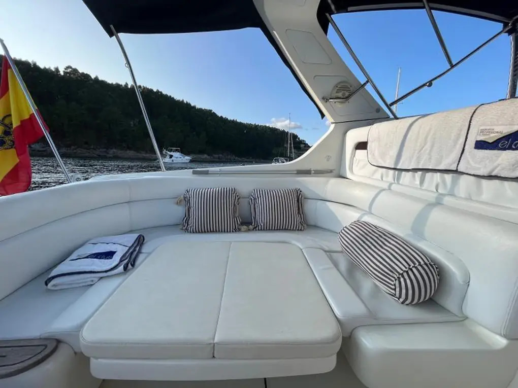 2004 Cranchi Smeraldo 37 for sale (photo 9)