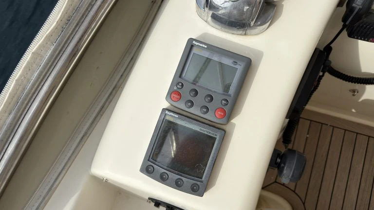 2002 Azimut 68 Plus for sale (photo 11)