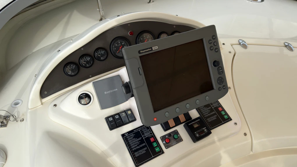 2002 Azimut 68 Plus for sale (photo 14)