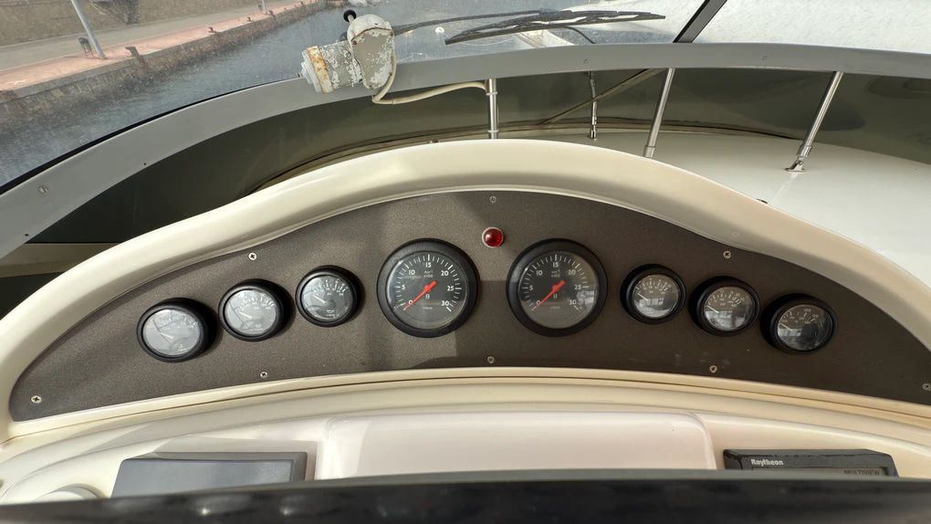 2002 Azimut 68 Plus for sale (photo 15)