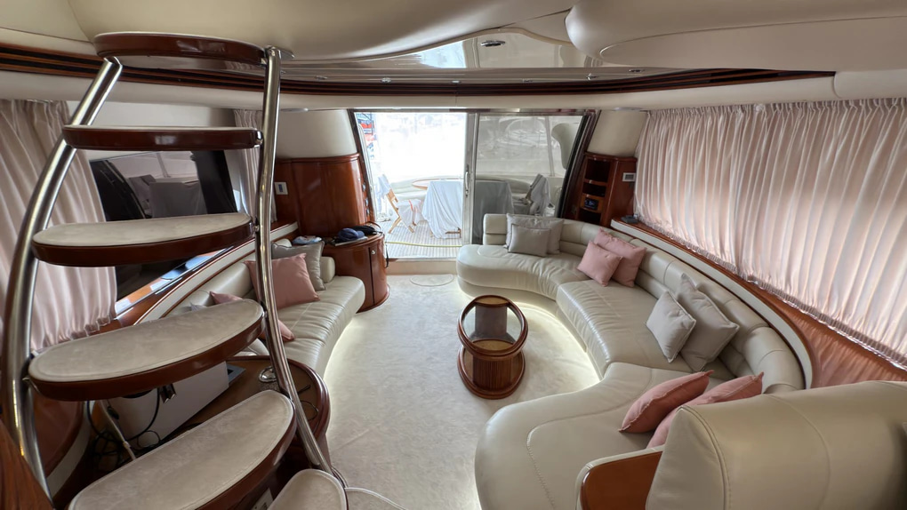 2002 Azimut 68 Plus for sale (photo 18)
