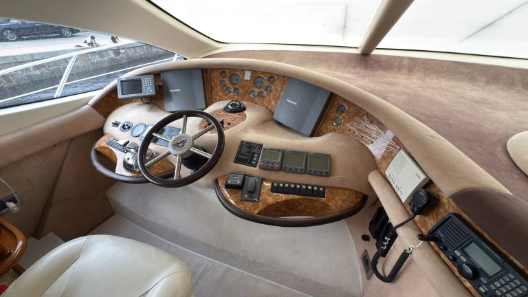 2002 Azimut 68 Plus for sale (photo 21)