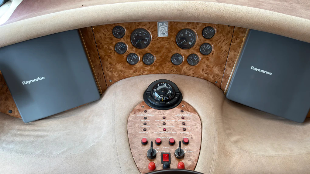 2002 Azimut 68 Plus for sale (photo 27)