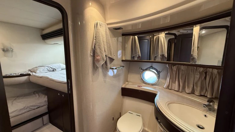 2002 Azimut 68 Plus for sale (photo 30)
