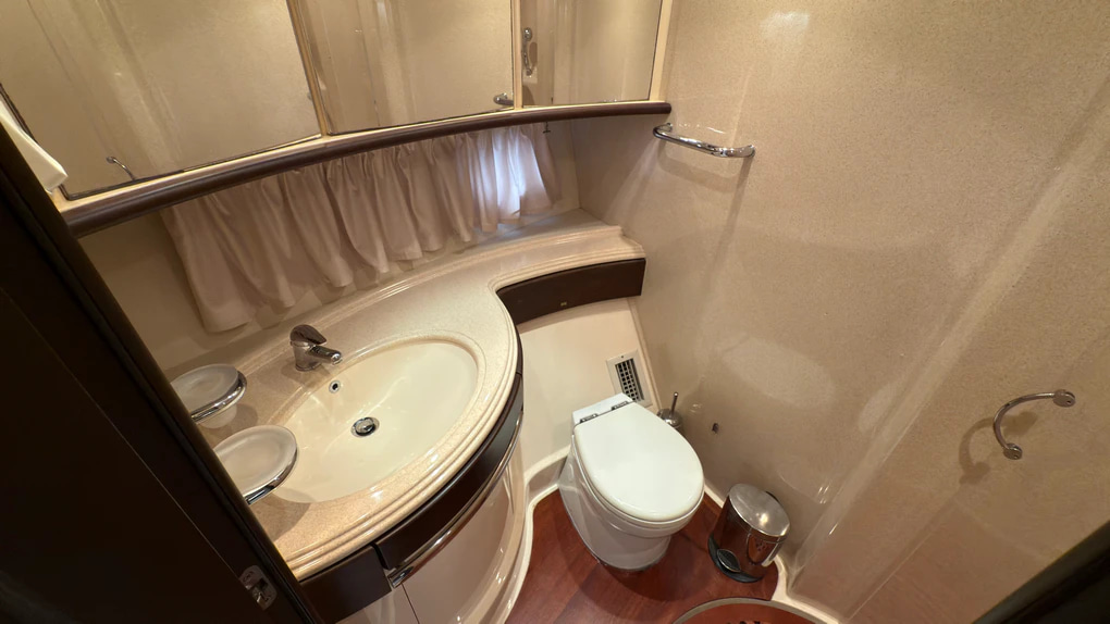 2002 Azimut 68 Plus for sale (photo 33)