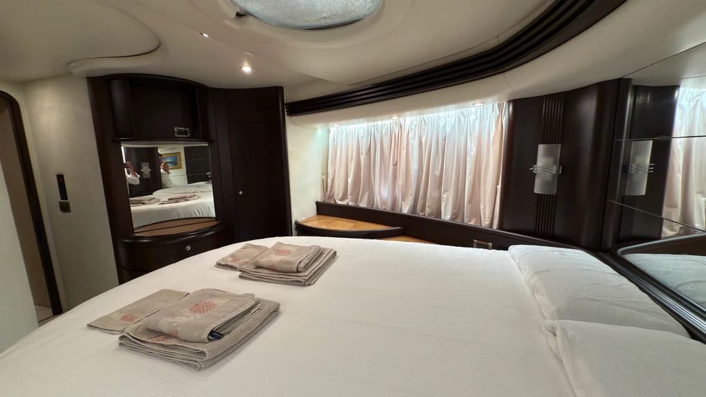 2002 Azimut 68 Plus for sale (photo 34)