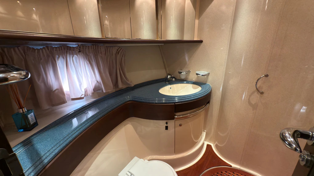 2002 Azimut 68 Plus for sale (photo 36)