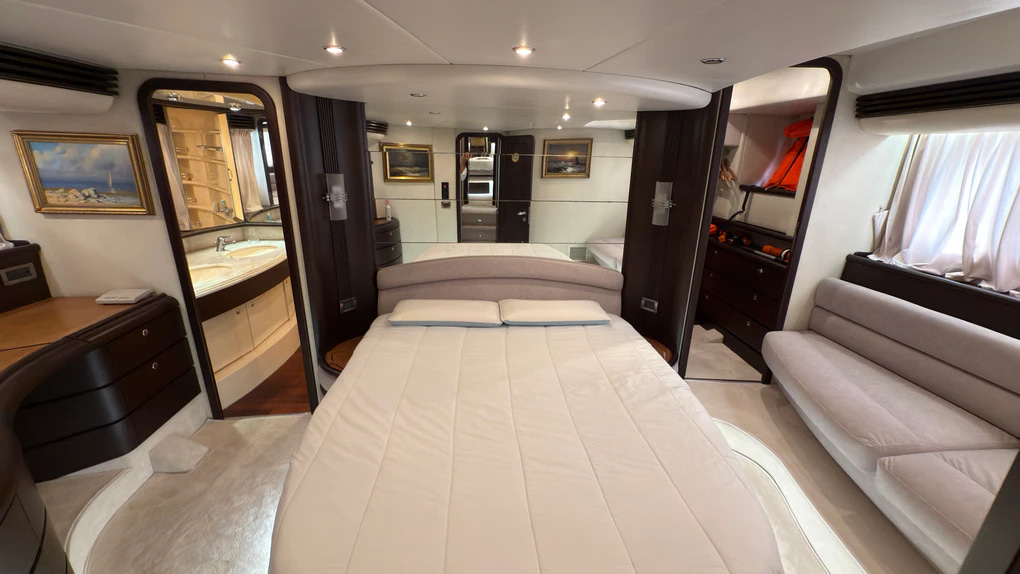 2002 Azimut 68 Plus for sale (photo 40)
