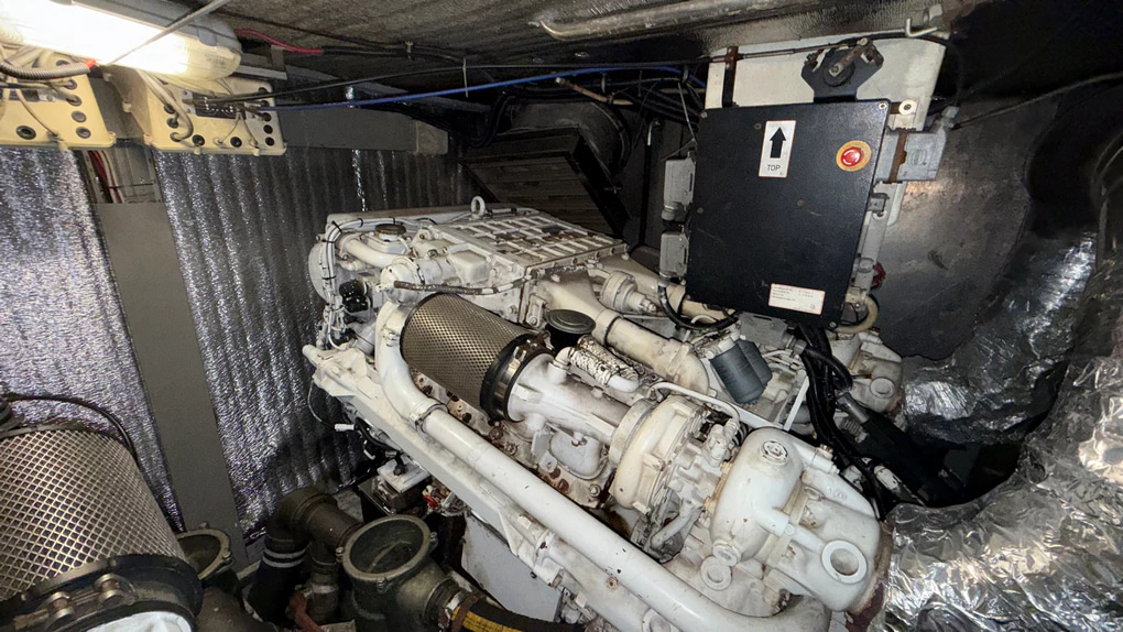 2002 Azimut 68 Plus for sale (photo 44)