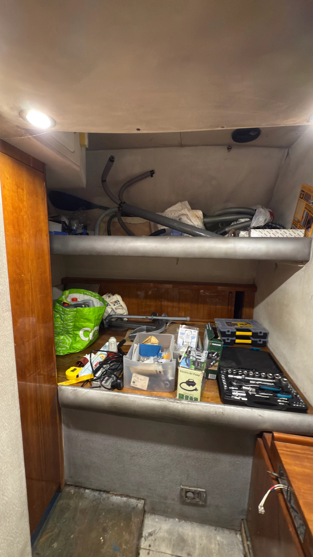 2002 Azimut 68 Plus for sale (photo 49)