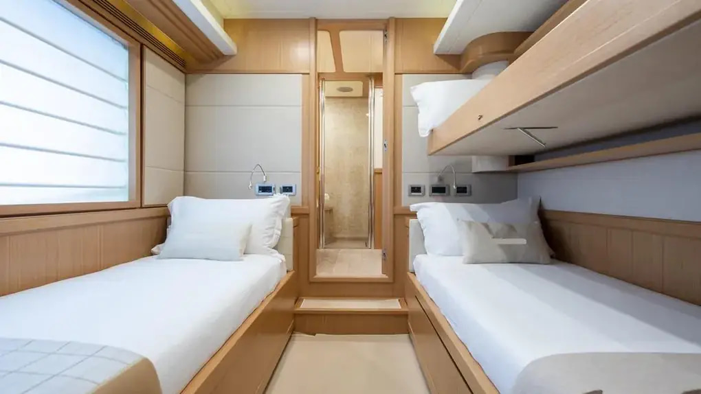 2010 Ferretti Navetta 26 te koop (photo 35)
