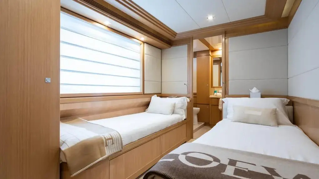 2010 Ferretti Navetta 26 te koop (photo 37)