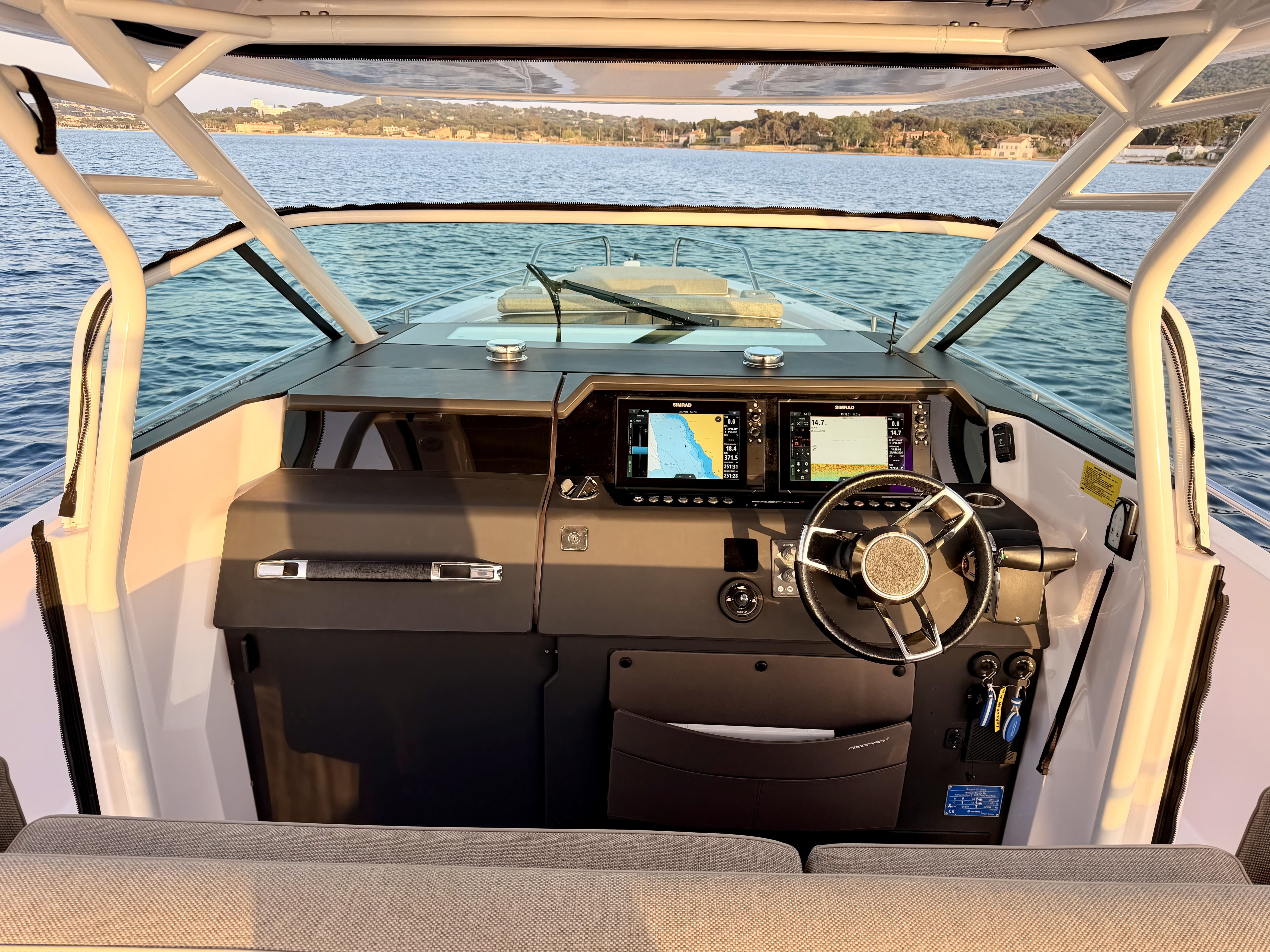 2022 Axopar 37 Sun Top à vendre (photo 8)