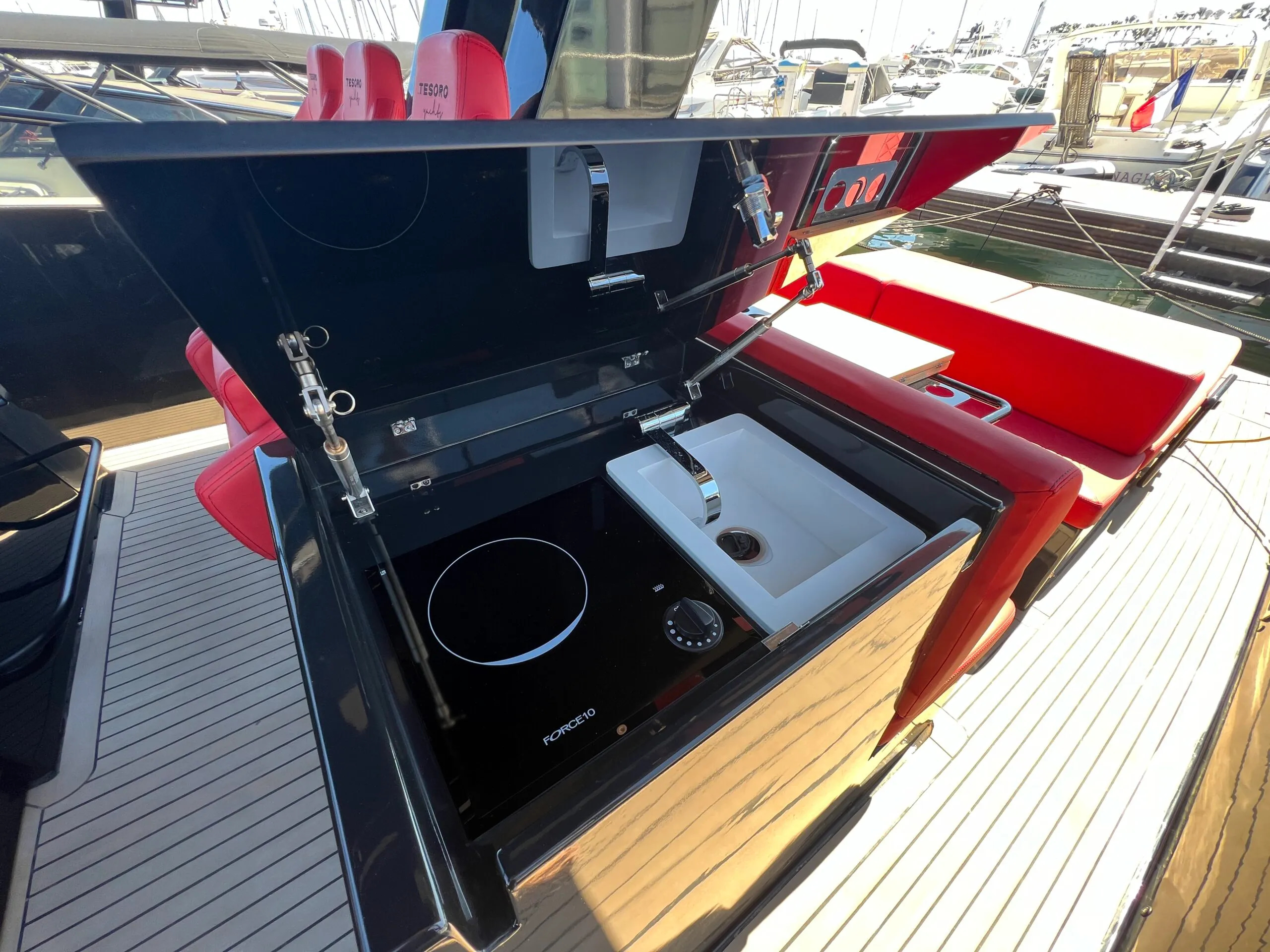 2023 Tesoro T40 Black Series te koop & te huur (photo 8)