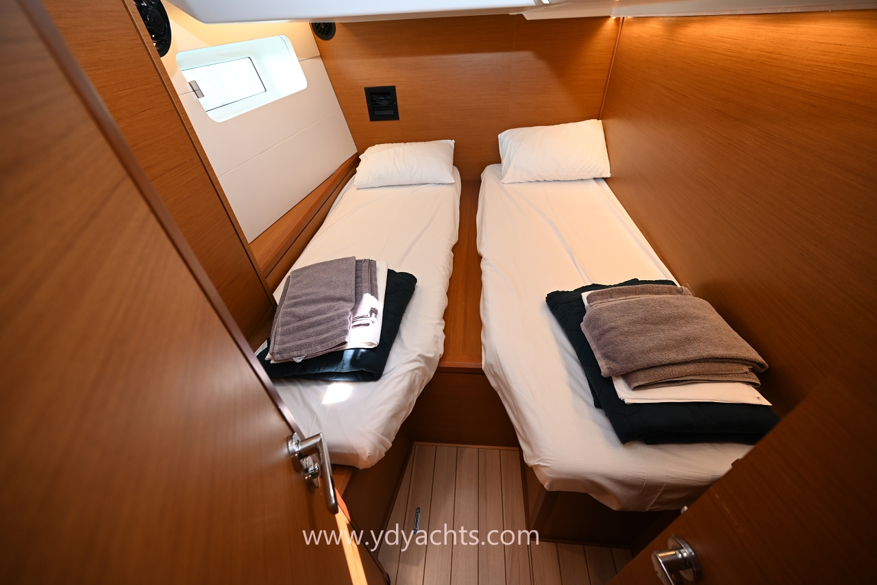 2019 Jeanneau 54 for sale (photo 37)