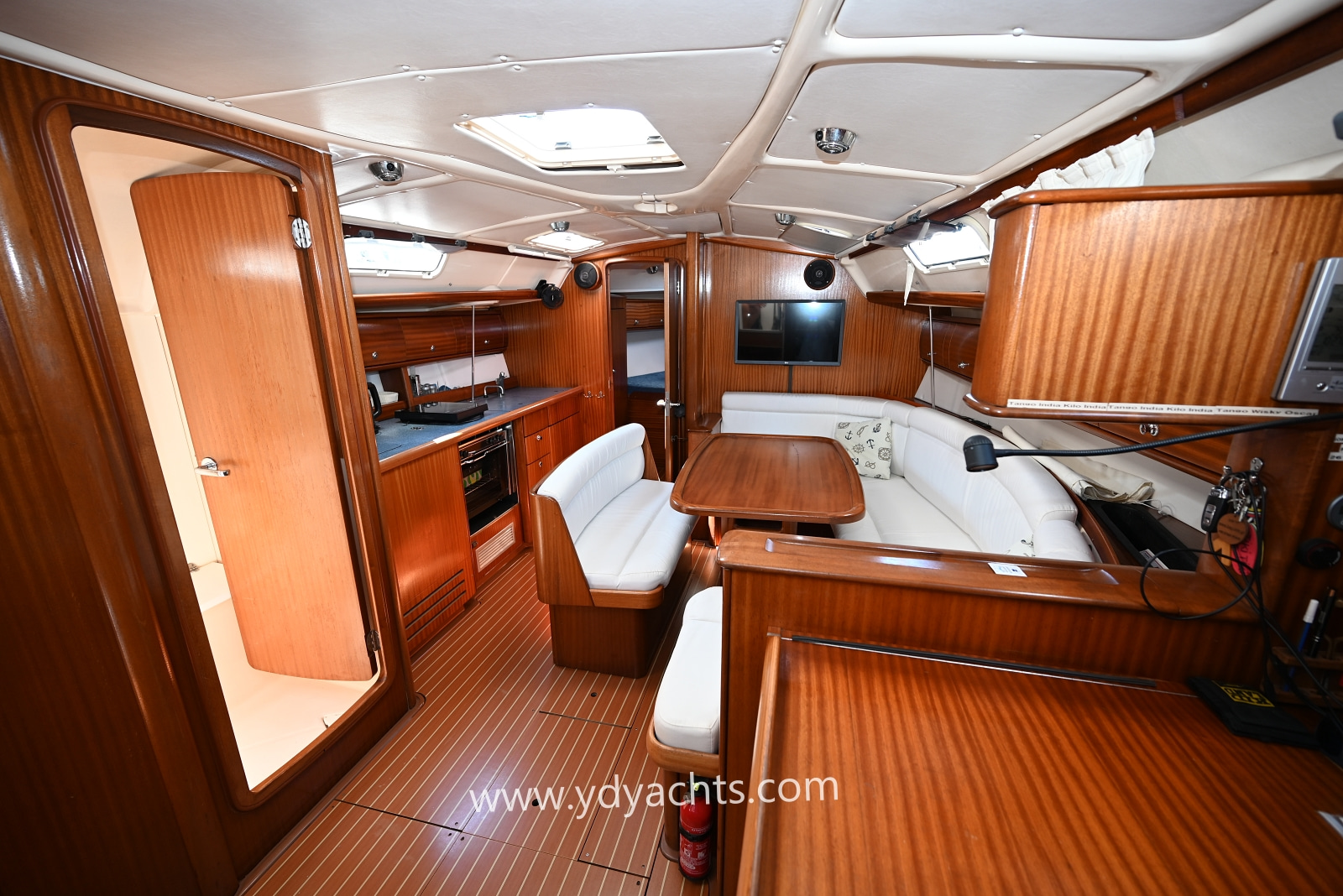 2003 Bavaria 38 for sale (photo 19)