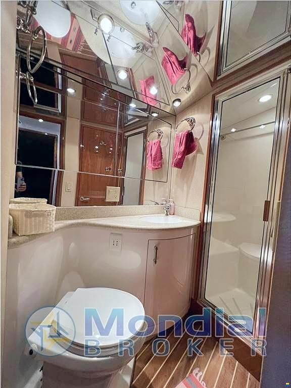 2005 Hatteras 50 Convertible in vendita (photo 10)