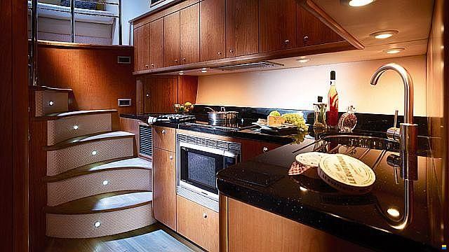2006 Sunseeker Predator 52 te koop (photo 9)