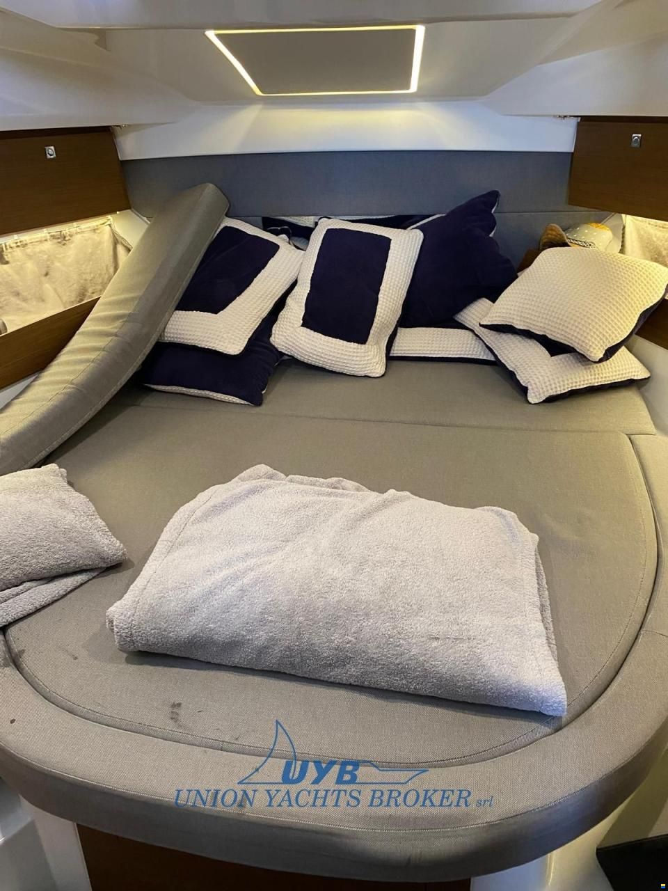 2018 Jeanneau Merry Fisher 895 Offshore for sale (photo 11)
