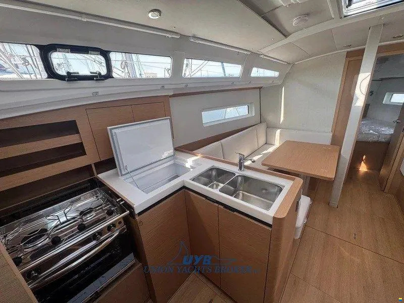 2021 Jeanneau Sun Odyssey 380 for sale (photo 9)