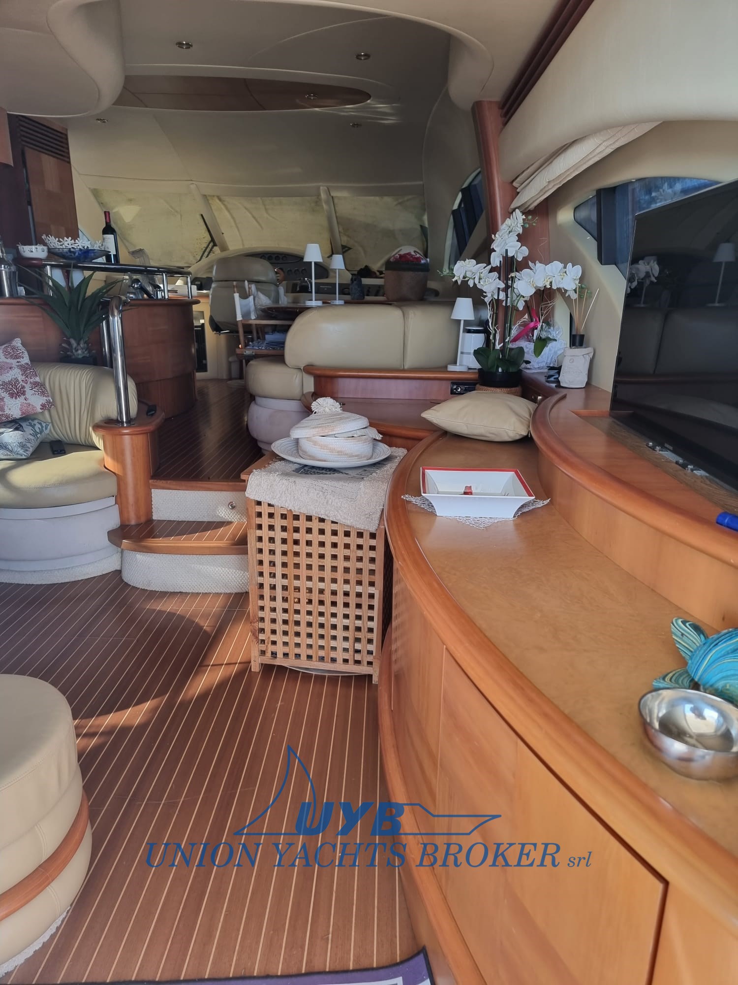 2009 Azimut 62 te koop (photo 4)