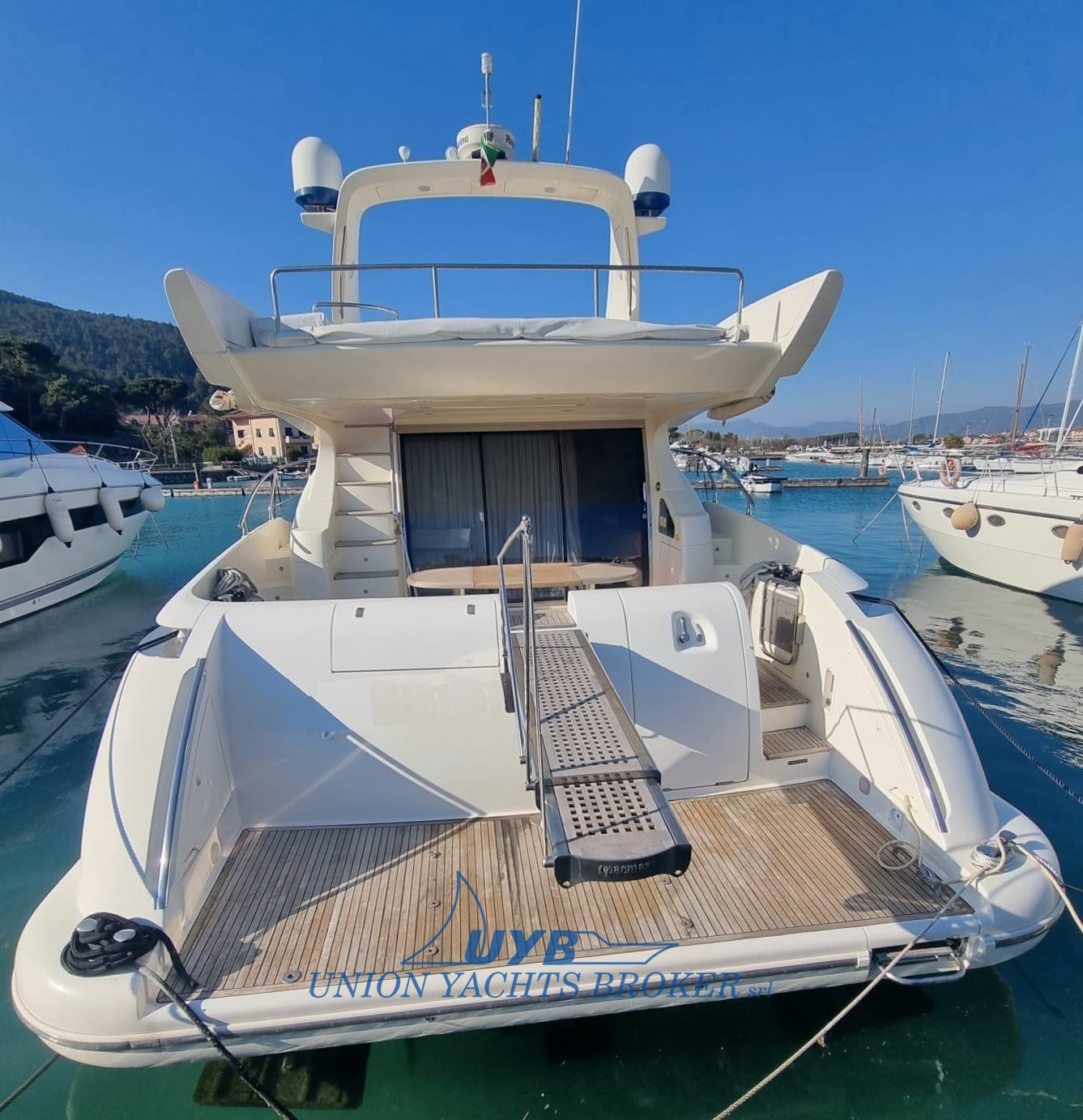 2009 Azimut 62 te koop (photo 12)