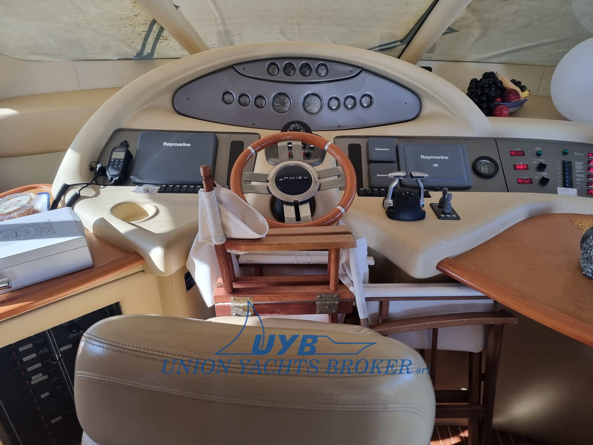 2009 Azimut 62 te koop (photo 16)