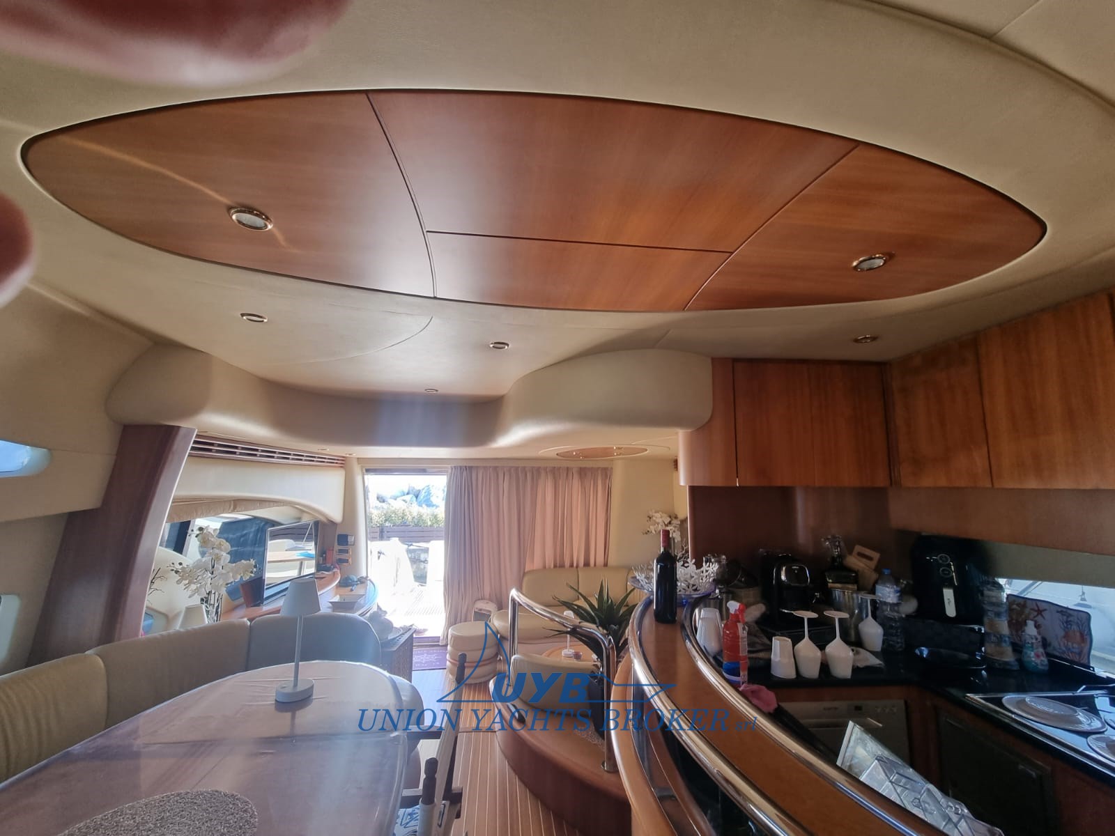 2009 Azimut 62 te koop (photo 17)